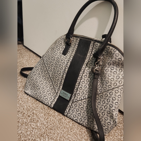 GUESS Handbag Large Dome Purse - Picture 1 of 8